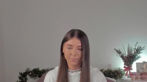 Snapshot of violetta_finch chatting on January 2025 08:14:01 AM violetta_finch online show from January 2025 08:14:01 AM