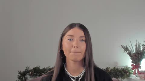 Snapshot of violetta_finch chatting on January 2025 08:16:02 AM violetta_finch online show from January 2025 08:16:02 AM