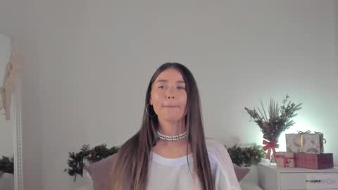 Snapshot of violetta_finch chatting on January 2025 02:18:01 PM violetta_finch online show from January 2025 02:18:01 PM