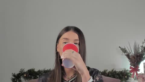 Snapshot of violetta_finch chatting on January 2025 08:15:02 AM violetta_finch online show from January 2025 08:15:02 AM