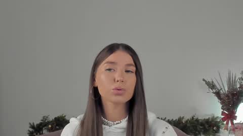 Snapshot of violetta_finch chatting on January 2025 08:19:02 AM violetta_finch online show from January 2025 08:19:02 AM