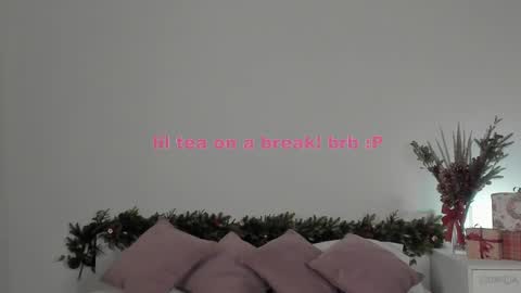 Snapshot of violetta_finch chatting on January 2025 11:26:01 AM violetta_finch online show from January 2025 11:26:01 AM