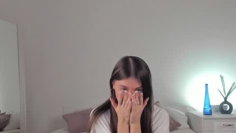 Snapshot of violetta_finch chatting on January 2025 11:35:01 AM violetta_finch online show from January 2025 11:35:01 AM