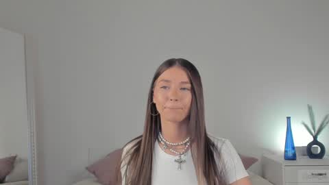 Snapshot of violetta_finch chatting on February 2025 08:29:01 AM violetta_finch online show from February 2025 08:29:01 AM