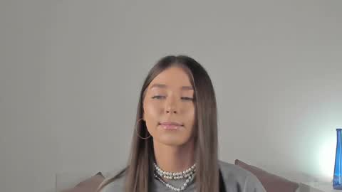 Snapshot of violetta_finch chatting on February 2025 08:24:02 AM violetta_finch online show from February 2025 08:24:02 AM