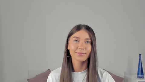 Snapshot of violetta_finch chatting on February 2025 08:21:02 AM violetta_finch online show from February 2025 08:21:02 AM