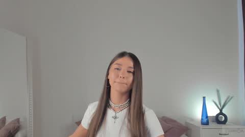 Snapshot of violetta_finch chatting on February 2025 08:20:02 AM violetta_finch online show from February 2025 08:20:02 AM