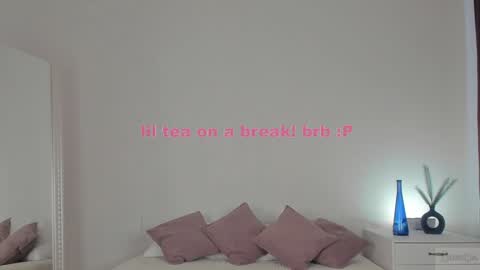 Snapshot of violetta_finch chatting on February 2025 11:22:02 AM violetta_finch online show from February 2025 11:22:02 AM