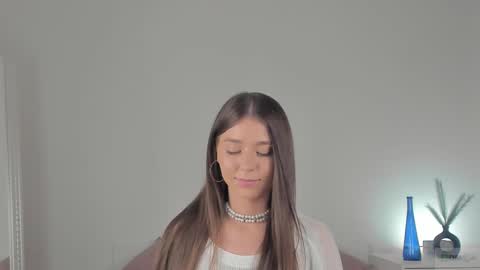 Snapshot of violetta_finch chatting on February 2025 04:20:01 PM violetta_finch online show from February 2025 04:20:01 PM