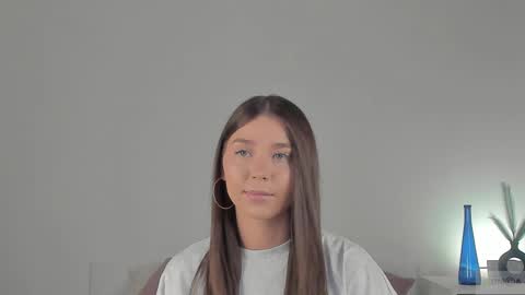 Snapshot of violetta_finch chatting on February 2025 09:25:02 AM violetta_finch online show from February 2025 09:25:02 AM