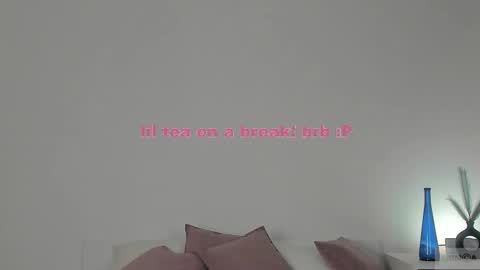 Snapshot of violetta_finch chatting on February 2025 12:31:01 PM violetta_finch online show from February 2025 12:31:01 PM