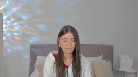 Snapshot of violetta_finch chatting on March 2025 10:07:02 AM violetta_finch online show from March 2025 10:07:02 AM