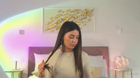 Snapshot of violetta_finch chatting on September 2025 01:37:02 PM violetta_finch online show from September 2025 01:37:02 PM