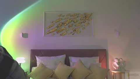 Snapshot of violetta_finch chatting on October 2025 09:20:01 AM violetta_finch online show from October 2025 09:20:01 AM