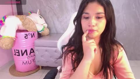 Snapshot of violetta_jhonson_v chatting on October 2025 04:33:01 AM Violetta online show from October 2025 04:33:01 AM