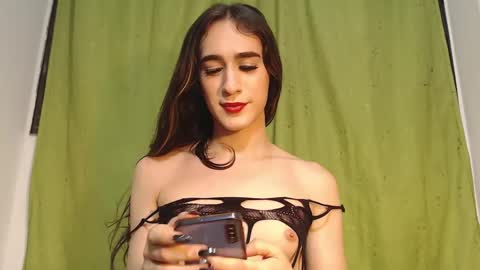 Snapshot of violetta_tss chatting on March 2025 05:49:02 AM Princess Violet Valerious Follow me IGX violetvalerious online show from March 2025 05:49:02 AM