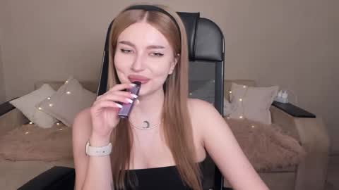 ViolettaOtis online show from February 2025 02:26:01 PM