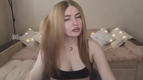 ViolettaOtis online show from October 2025 09:40:01 AM