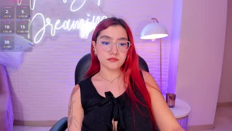 Snapshot of violettcastel chatting on December 2024 08:14:02 PM Violett Castel online show from December 2024 08:14:02 PM