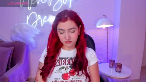 Snapshot of violettcastel chatting on December 2024 07:43:02 PM Violett Castel online show from December 2024 07:43:02 PM