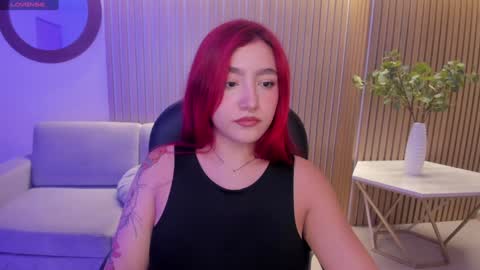 Snapshot of violettcastel chatting on January 2025 07:27:02 PM Violett Castel online show from January 2025 07:27:02 PM