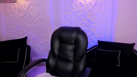 Snapshot of violettcastel chatting on October 2025 06:52:02 PM Violett Castel online show from October 2025 06:52:02 PM