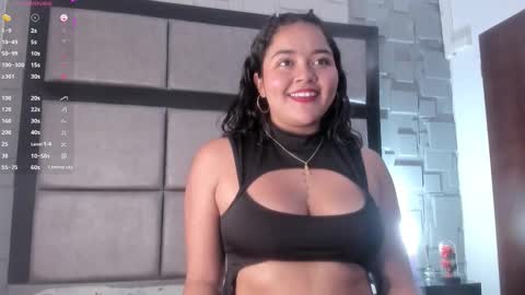 violetteecourt online show from September 2025 06:33:01 PM