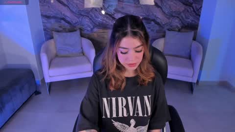 Violett  online show from December 2024 05:33:02 PM