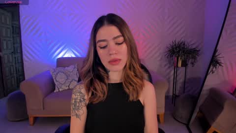 Violett  online show from January 2025 10:02:02 PM