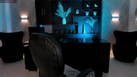 Snapshot of violetthansson chatting on October 2025 06:27:02 PM Violett online show from October 2025 06:27:02 PM