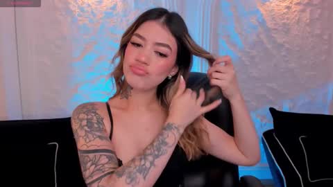 Snapshot of violetthansson chatting on October 2025 11:44:02 AM Violett online show from October 2025 11:44:02 AM