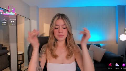 Snapshot of violetthansson chatting on November 2025 11:21:01 AM Violett online show from November 2025 11:21:01 AM