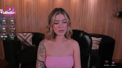 Snapshot of violetthansson chatting on November 2025 07:23:01 PM Violett online show from November 2025 07:23:01 PM