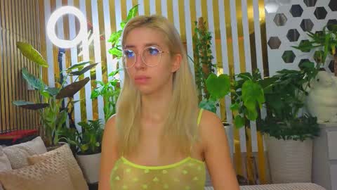 Violetta online show from October 2025 08:31:01 PM