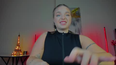 Violla online show from January 2025 10:59:01 PM