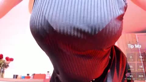 Snapshot of vip_juicy chatting on October 2025 04:25:02 PM VelvettTime online show from October 2025 04:25:02 PM