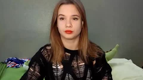 Snapshot of virgiehackney chatting on October 2025 10:05:02 AM Mia online show from October 2025 10:05:02 AM