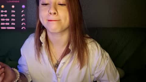 Snapshot of virgiehackney chatting on November 2025 11:43:01 AM Mia online show from November 2025 11:43:01 AM