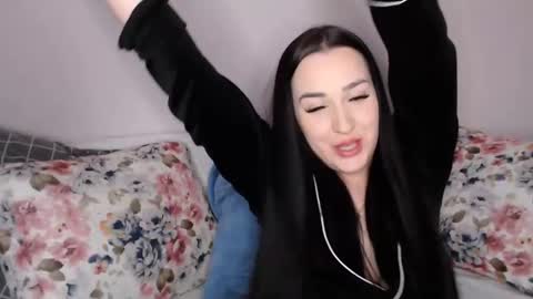 Vitalina online show from December 2024 12:33:02 PM