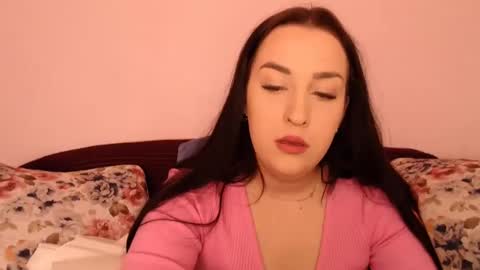 Vitalina online show from January 2025 10:43:01 AM