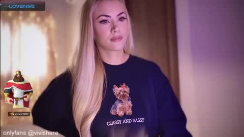 Snapshot of viv_milf chatting on October 2025 07:53:01 AM Vivian is here online show from October 2025 07:53:01 AM