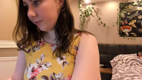 Viv online show from November 2025 07:03:01 PM