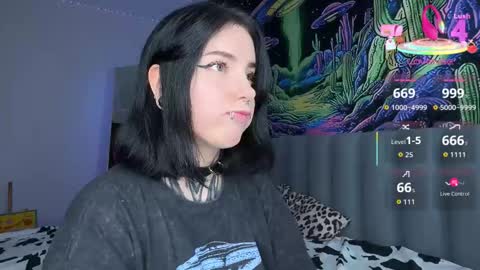 Snapshot of vivi__squirrel chatting on October 2025 02:07:02 PM Vivi online show from October 2025 02:07:02 PM