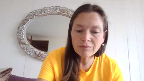 vivian online show from October 2025 05:02:02 PM