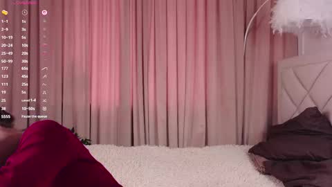 Snapshot of vivi_ennes chatting on October 2025 07:19:02 AM You like my friends can call me LUNA This is my first day here online show from October 2025 07:19:02 AM