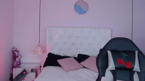 Vivi online show from October 2025 03:27:01 AM