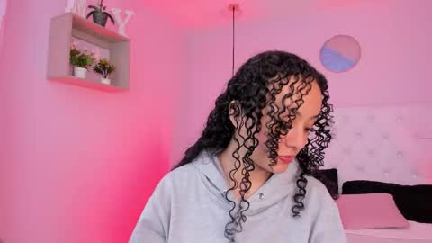 Vivi online show from November 2025 03:42:02 AM