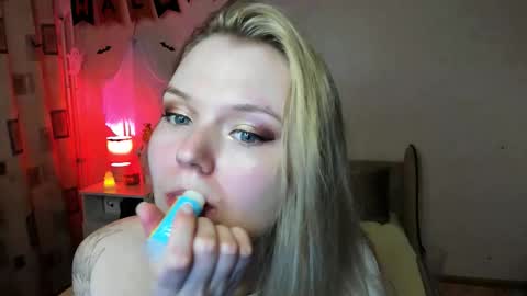 vivian_alison online show from October 2025 06:45:02 PM