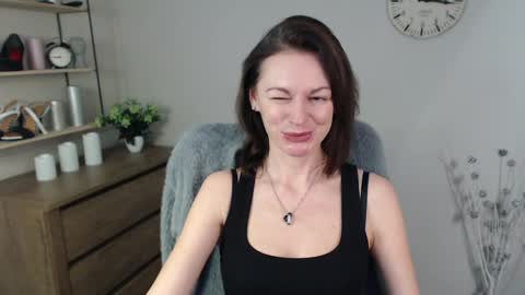Snapshot of vivian_dream chatting on December 2024 06:55:02 AM Vivian online show from December 2024 06:55:02 AM