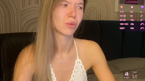 Vivian Evans online show from October 2025 01:09:02 AM